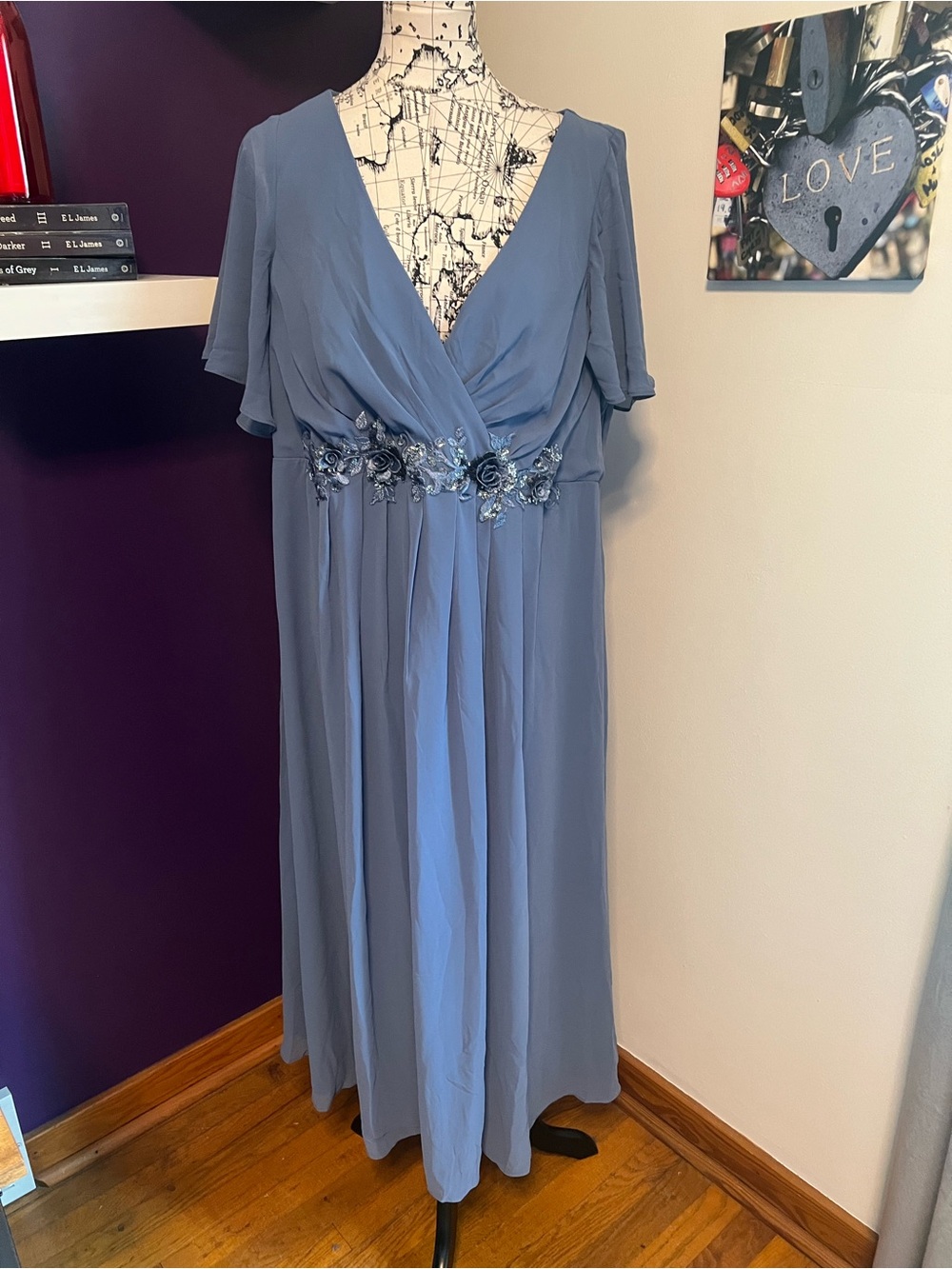 Ever Pretty Plus Size Dusty Blue V-Neck Embroidered Dress NWT
